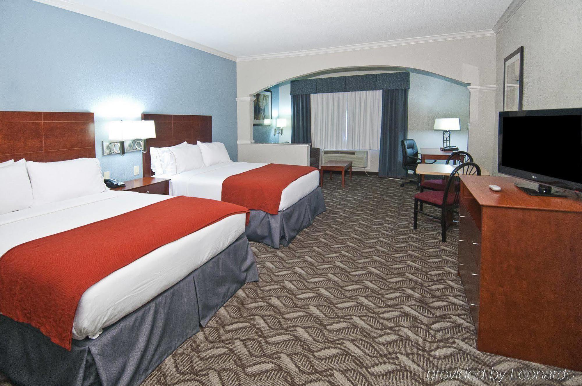 Holiday Express And By Ihg Lake Charles